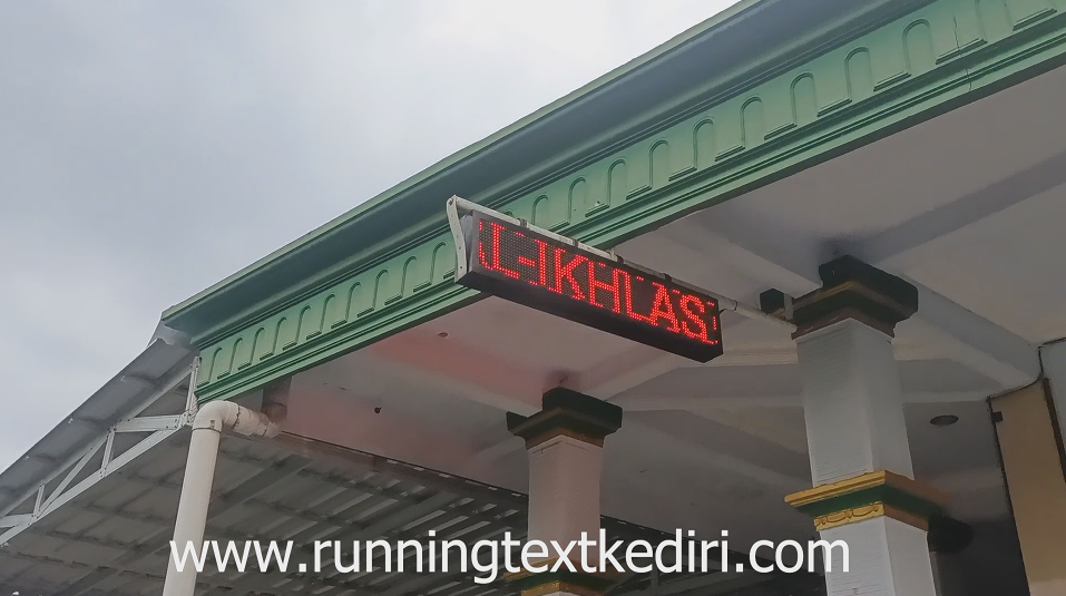 <p>Running text buatan Didin Jaya Komputer bukan hanya berfungsi menampilkan text berjalan, tetapi juga bisa menampilkan jam digital, tanggal, suhu, dan animasi menarik desainnya dibuat modern, hemat daya, dan tahan cuaca sehingga cocok dipasang di dalam maupun di luar ruangan.</p>
